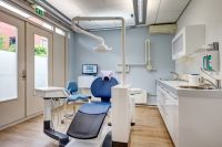 Carrousel foto 4: Dental Clinics Hoorn behandelkamer
